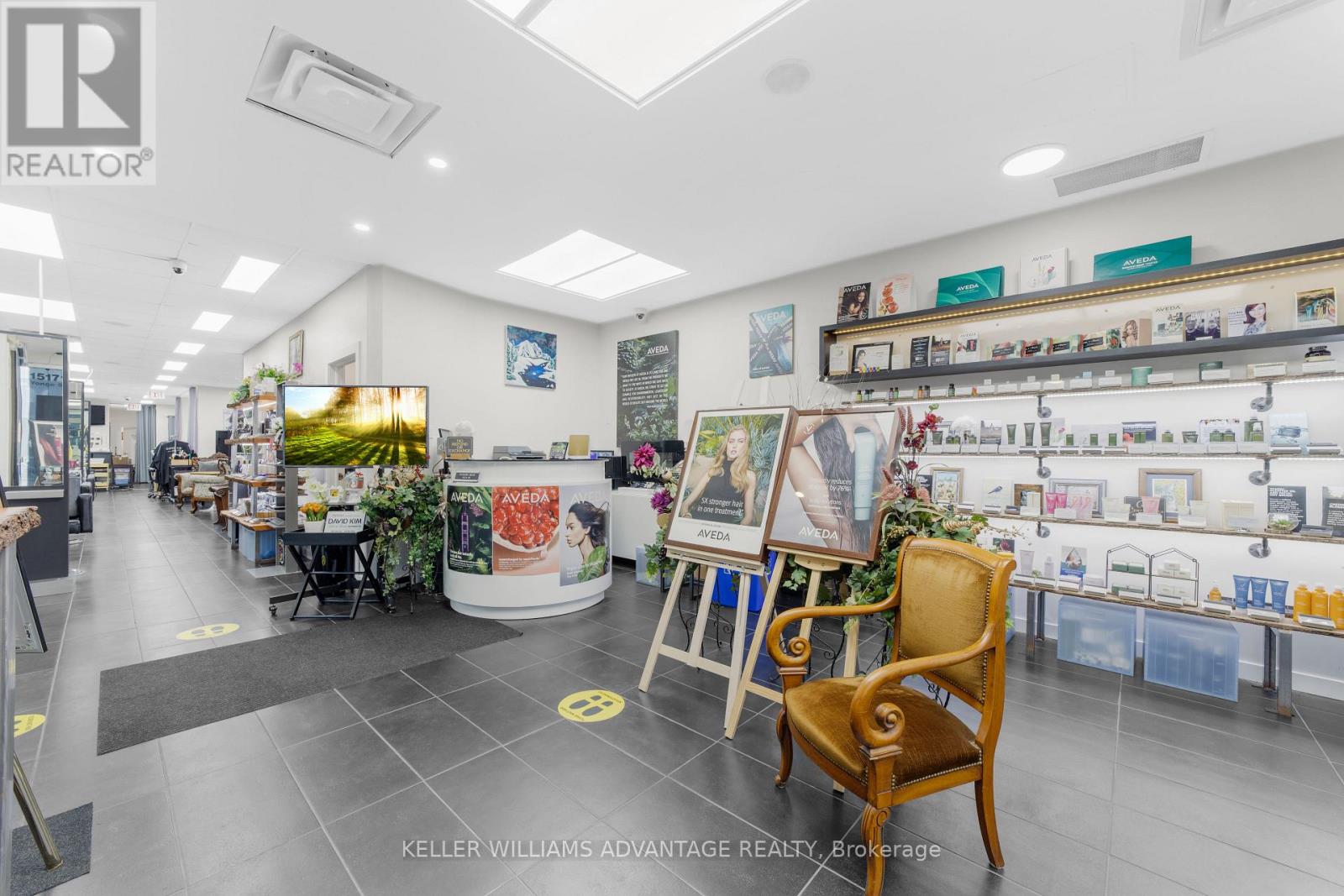 15171 Yonge Street, Aurora, Ontario  L4G 1M1 - Photo 4 - N12582732