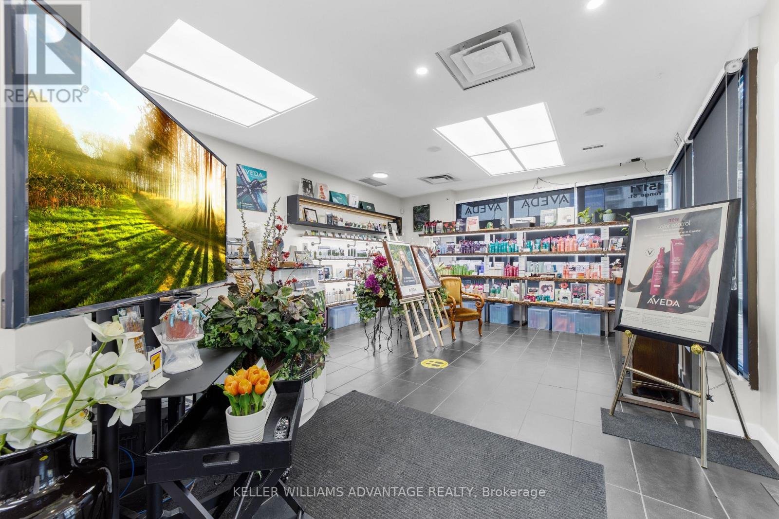 15171 Yonge Street, Aurora, Ontario  L4G 1M1 - Photo 5 - N12582732