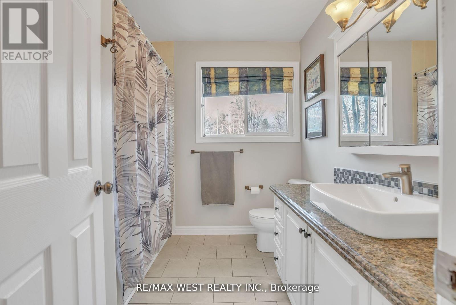 279 Sunnidale Road, Wasaga Beach, Ontario  L9Z 2T4 - Photo 12 - S12582700