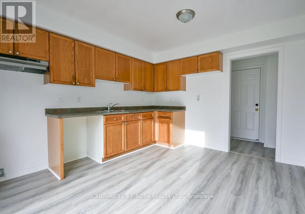 5 Peter Street, Barrie, Ontario  L4N 5R2 - Photo 12 - S12582740