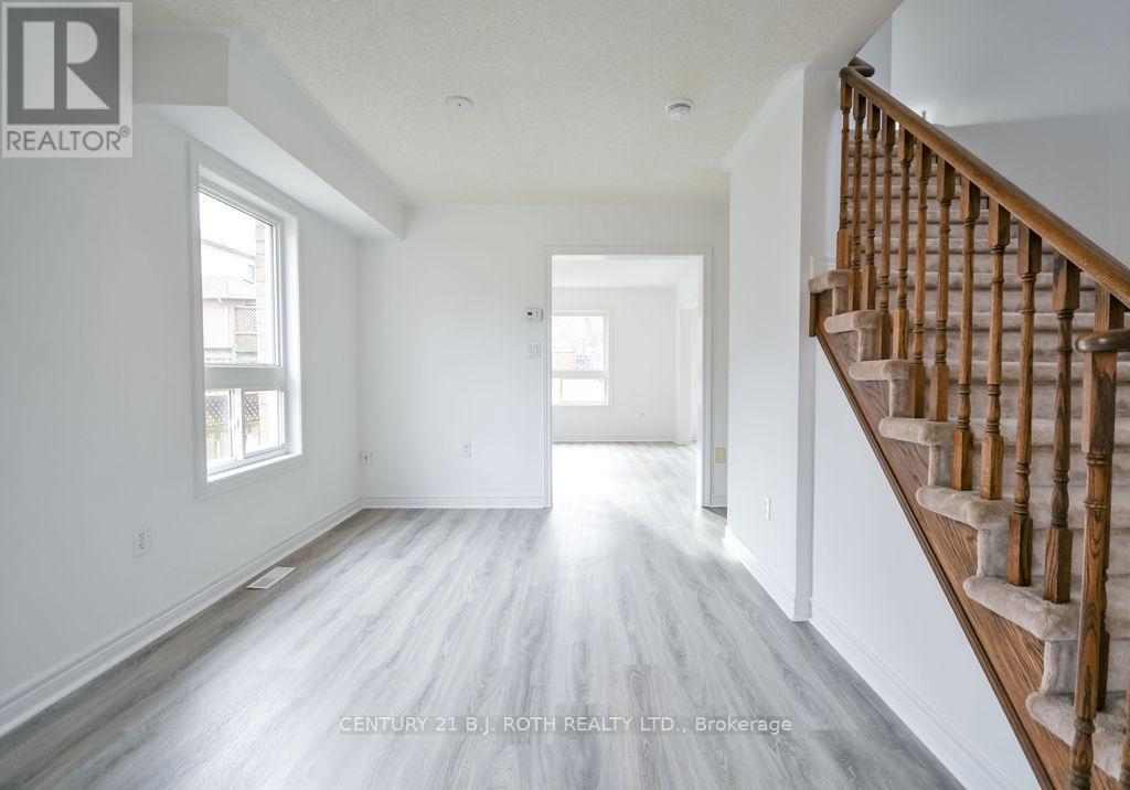 5 Peter Street, Barrie, Ontario  L4N 5R2 - Photo 6 - S12582740