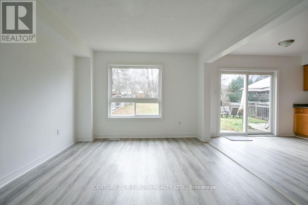 5 Peter Street, Barrie, Ontario  L4N 5R2 - Photo 9 - S12582740