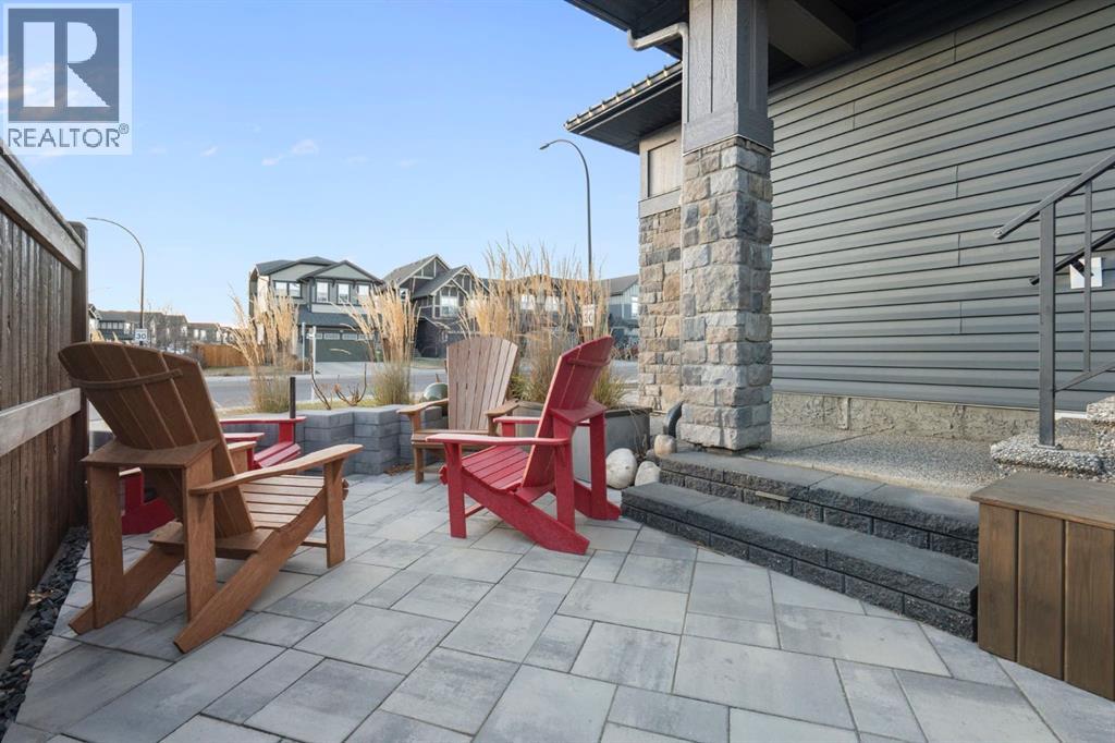 92 Thoroughbred Boulevard, Cochrane, Alberta  T4C 0X2 - Photo 3 - A2268234