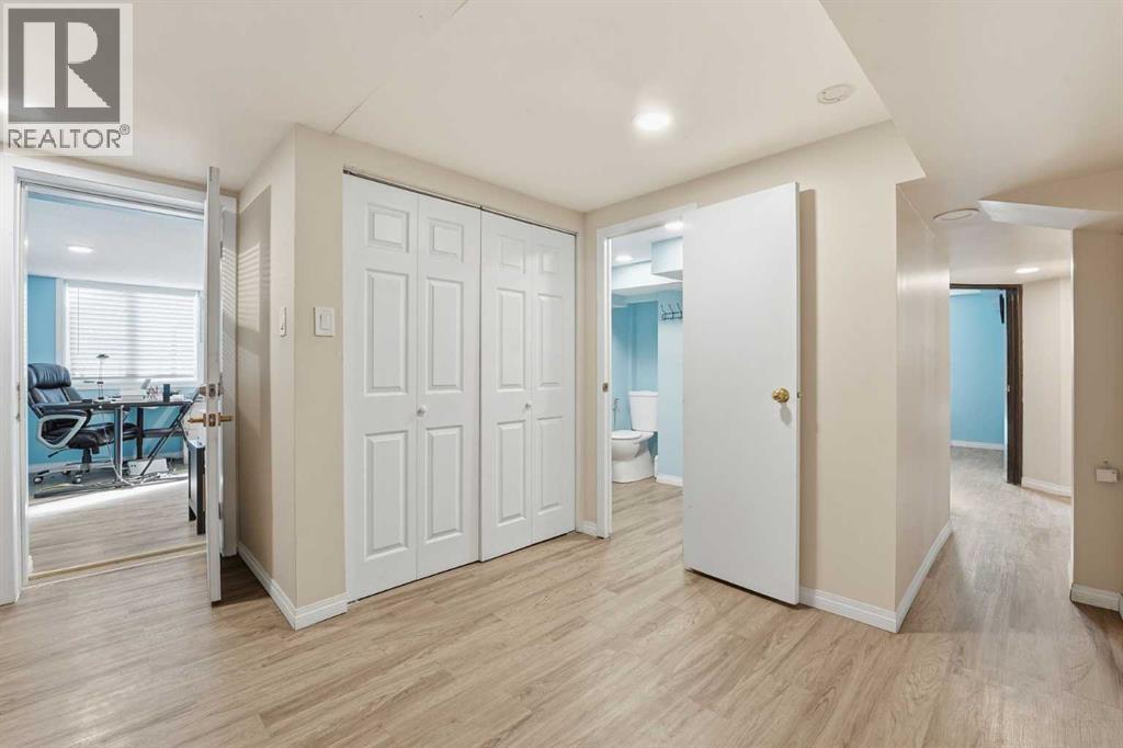 2018 Cottonwood Crescent Se, Calgary, Alberta  T2B 1R1 - Photo 7 - A2270425