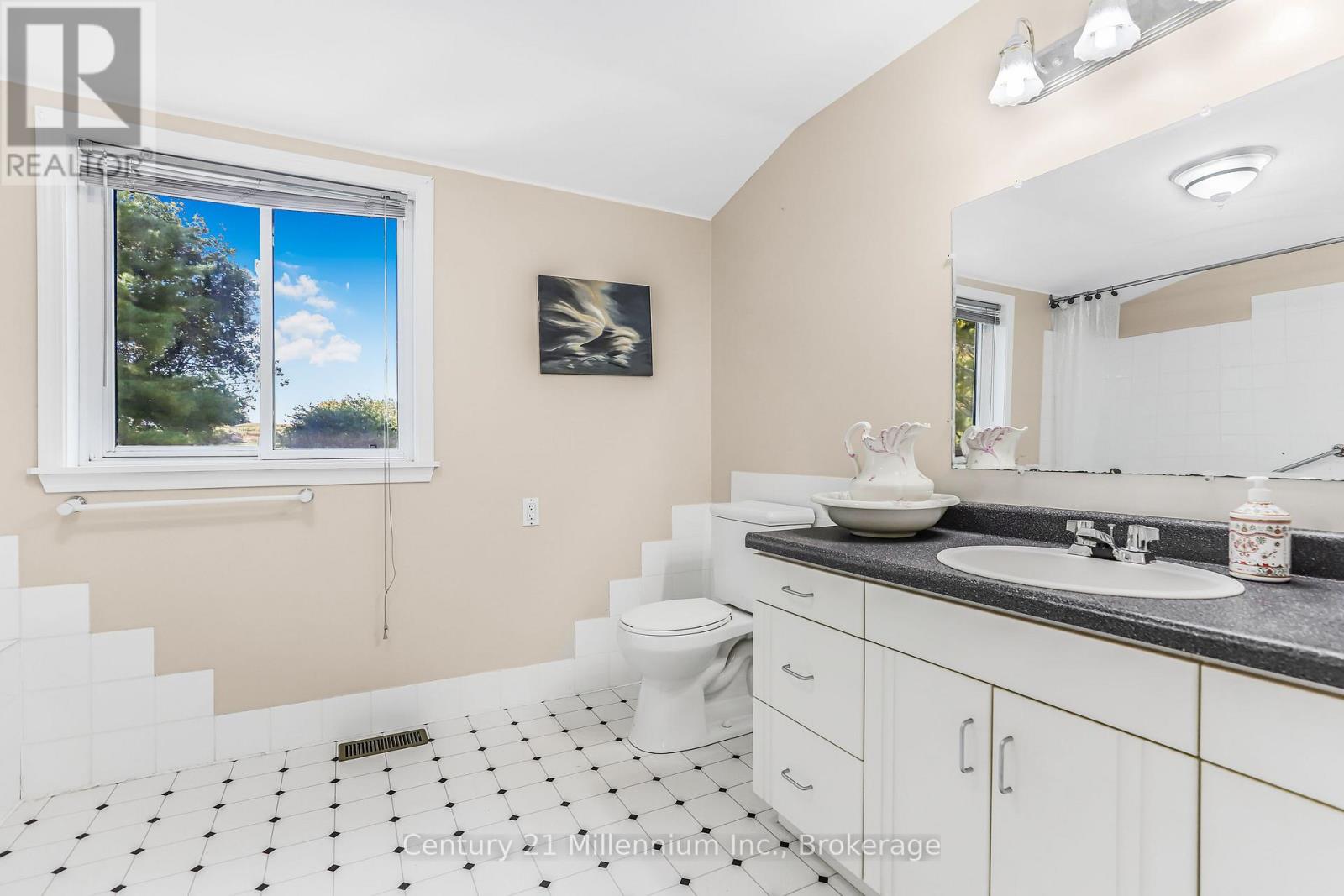 96 Main Street, Northern Bruce Peninsula, Ontario  N0H 1W0 - Photo 38 - X12582786