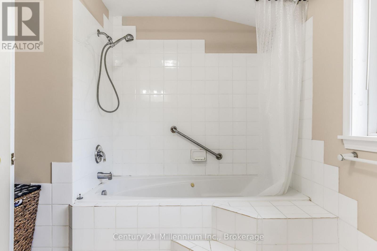 96 Main Street, Northern Bruce Peninsula, Ontario  N0H 1W0 - Photo 40 - X12582786