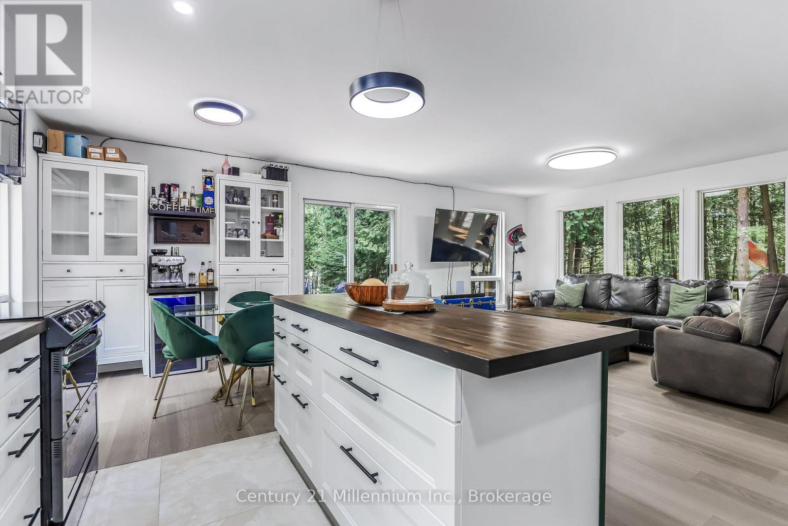 1025 West Road, Northern Bruce Peninsula, Ontario  N0H 1W0 - Photo 13 - X12582796