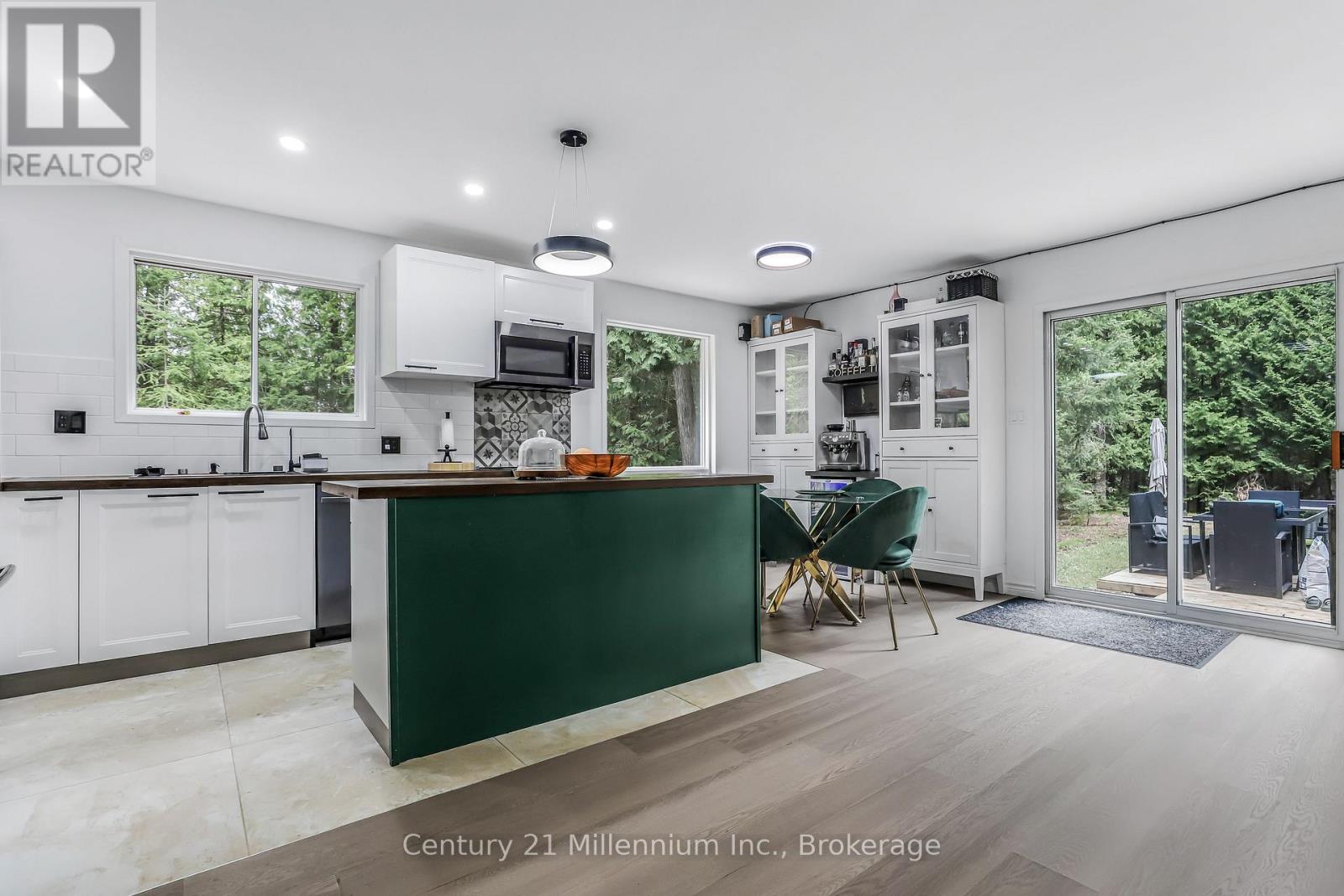 1025 West Road, Northern Bruce Peninsula, Ontario  N0H 1W0 - Photo 6 - X12582796