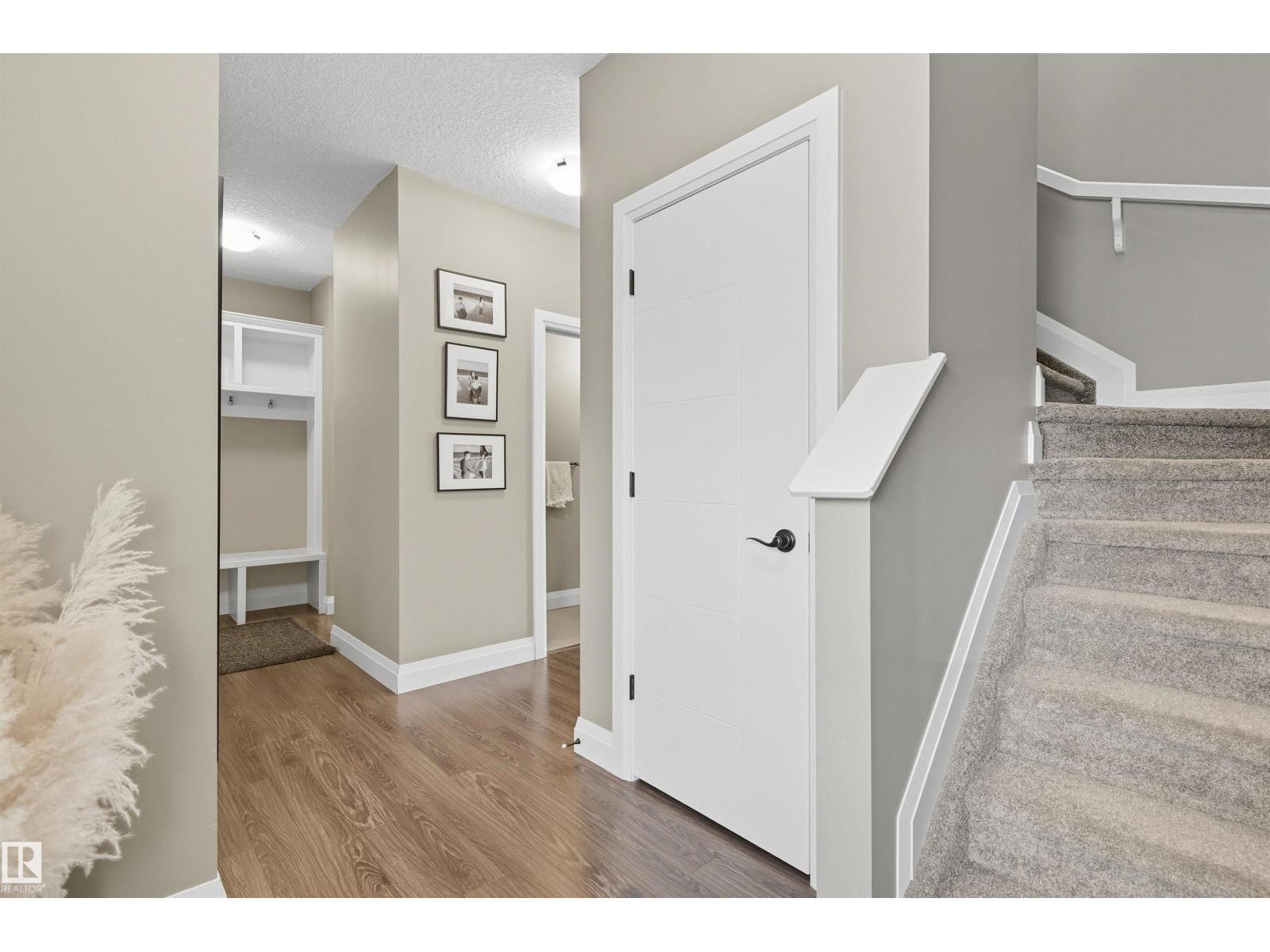 8534 Cushing Pl Sw, Edmonton, Alberta  T6W 3L2 - Photo 4 - E4462337