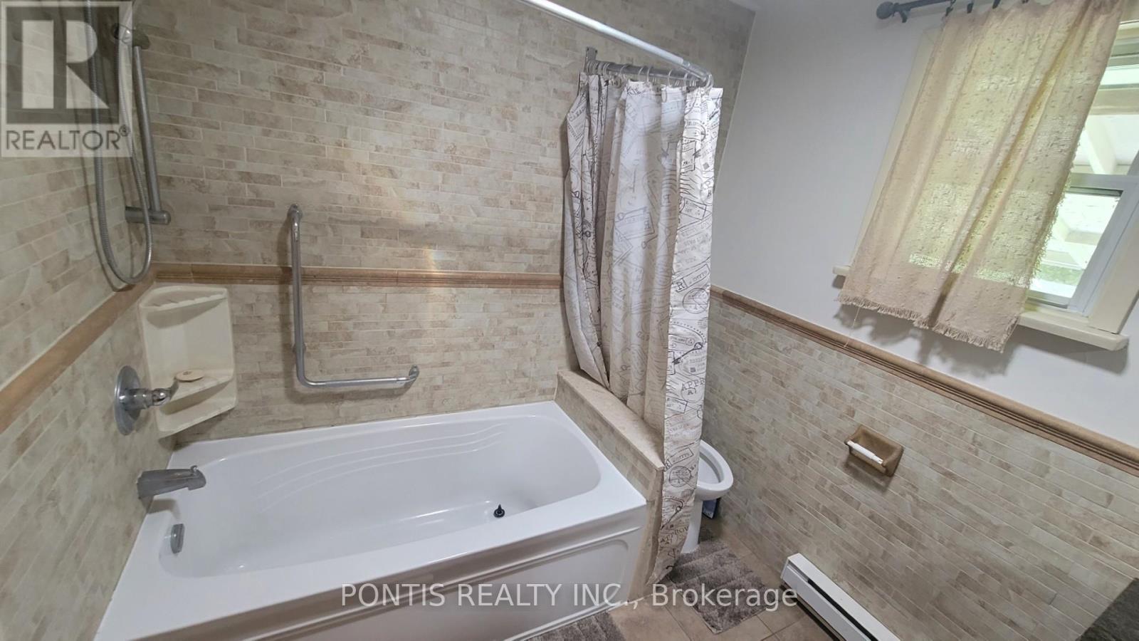 83 Denison Avenue, Brampton, Ontario  L6X 1E9 - Photo 12 - W12582636