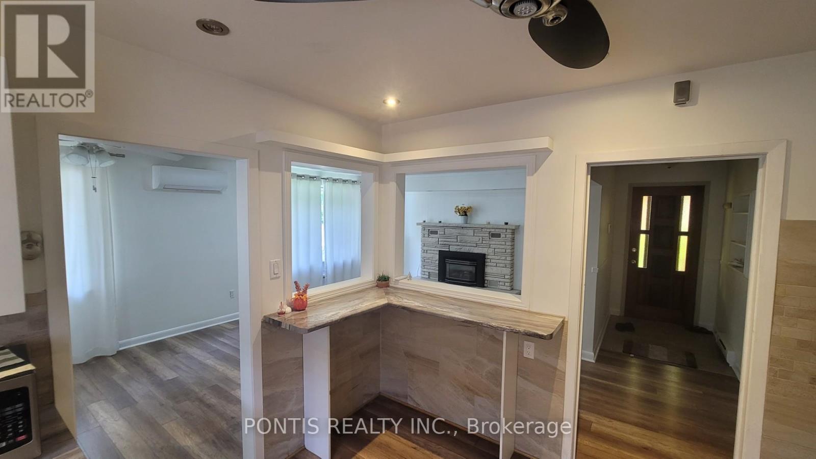 83 Denison Avenue, Brampton, Ontario  L6X 1E9 - Photo 4 - W12582636