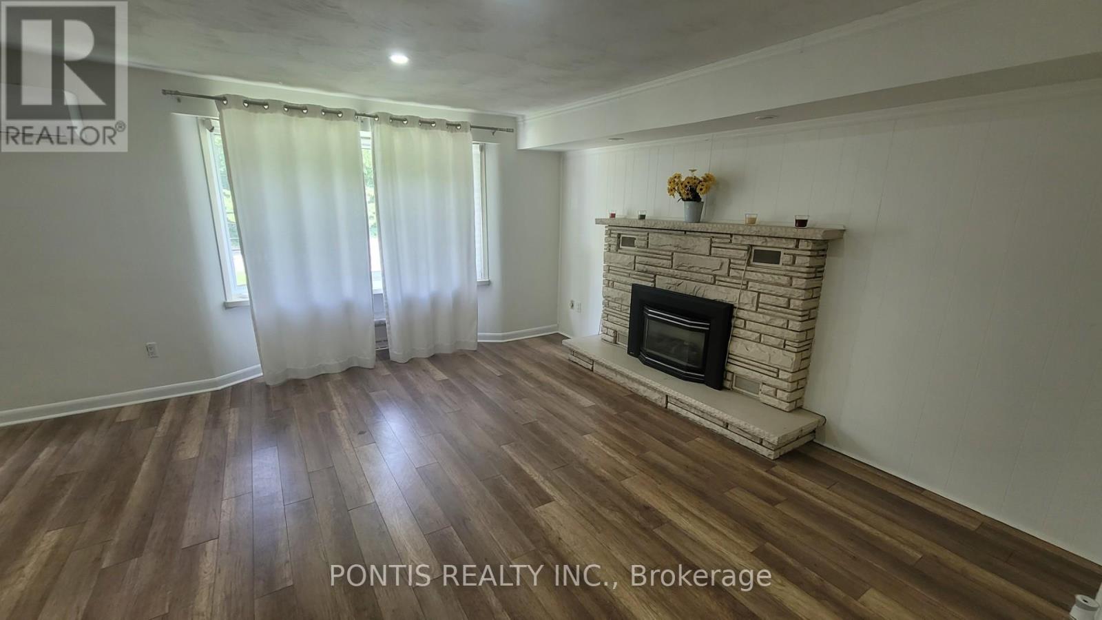 83 Denison Avenue, Brampton, Ontario  L6X 1E9 - Photo 9 - W12582636