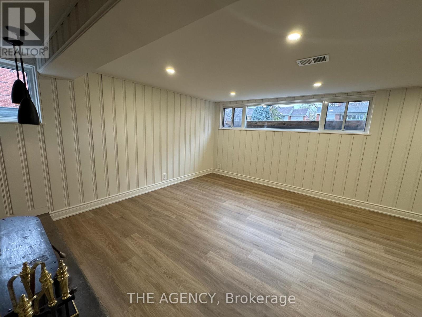 Basement - 1590 Liveoak Drive, Mississauga, Ontario  L5E 2X6 - Photo 10 - W12582642