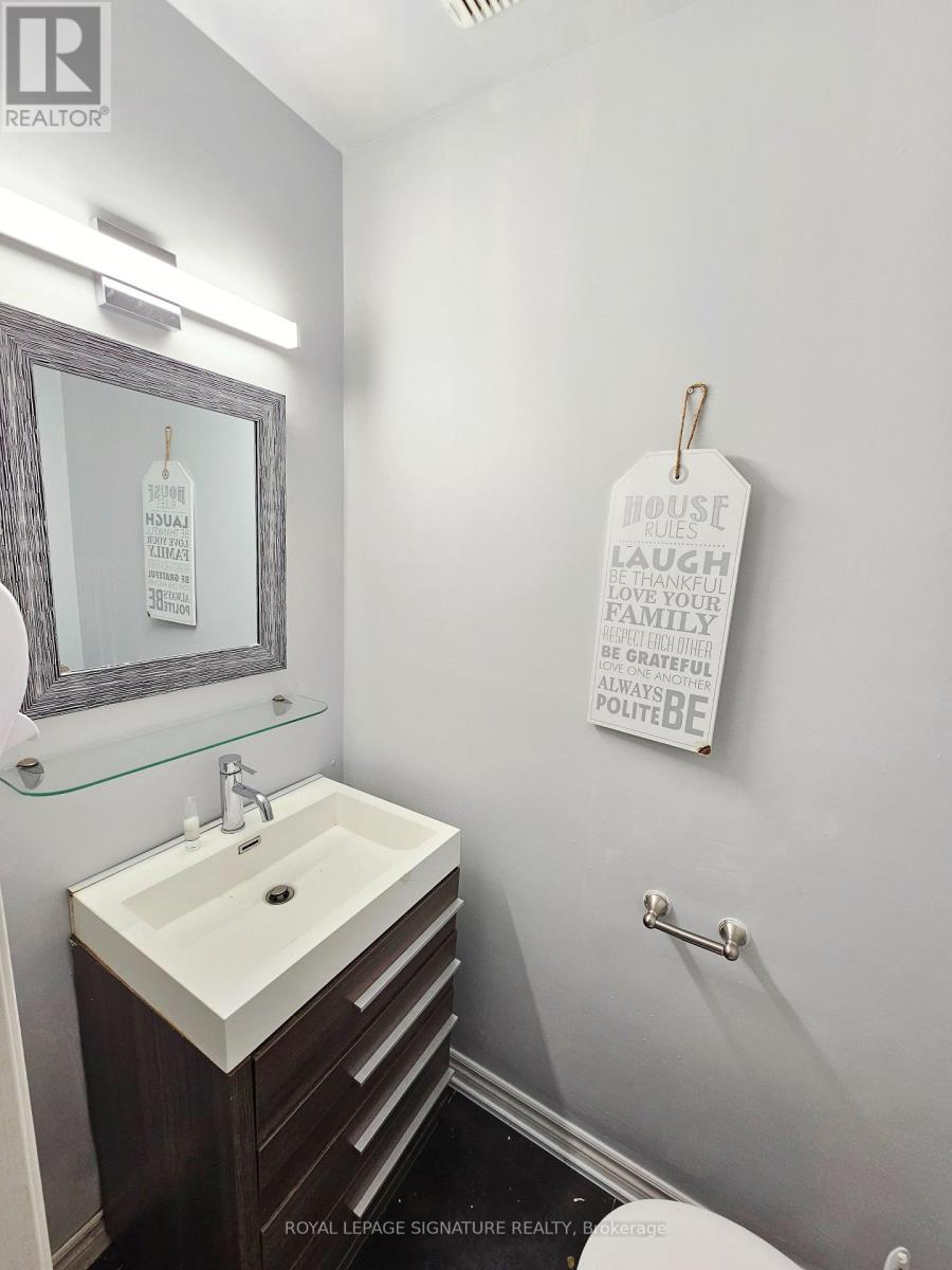 47 Earlsdale Crescent, Brampton, Ontario  L6T 3A7 - Photo 8 - W12582660