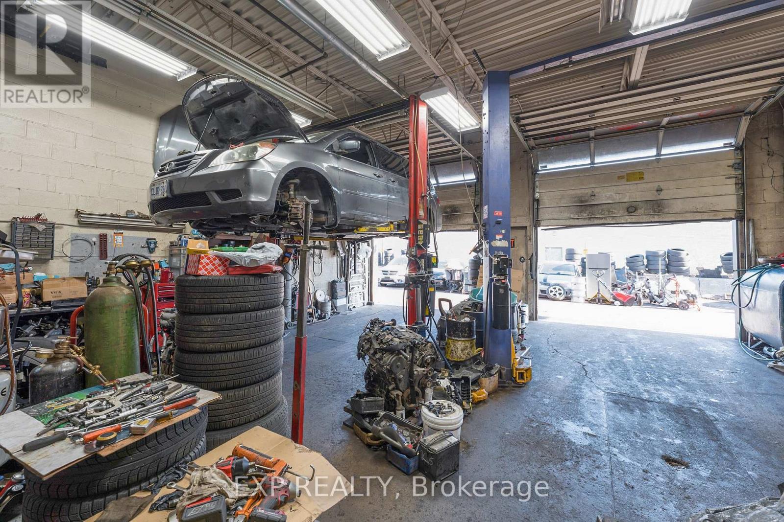 12 Lepage Court, Toronto, Ontario  M3J 1Z9 - Photo 12 - W12582692