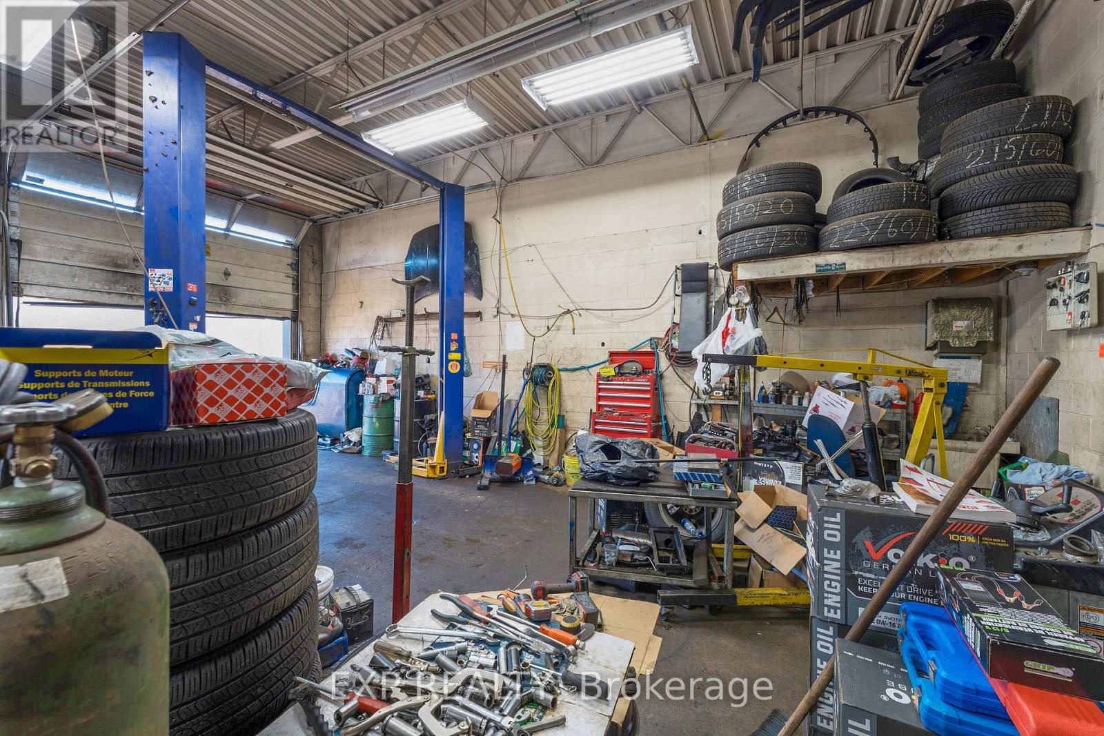 12 Lepage Court, Toronto, Ontario  M3J 1Z9 - Photo 13 - W12582692