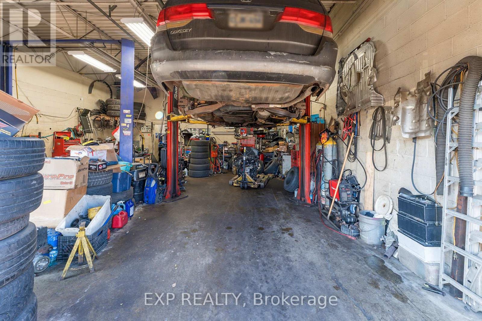 12 Lepage Court, Toronto, Ontario  M3J 1Z9 - Photo 14 - W12582692