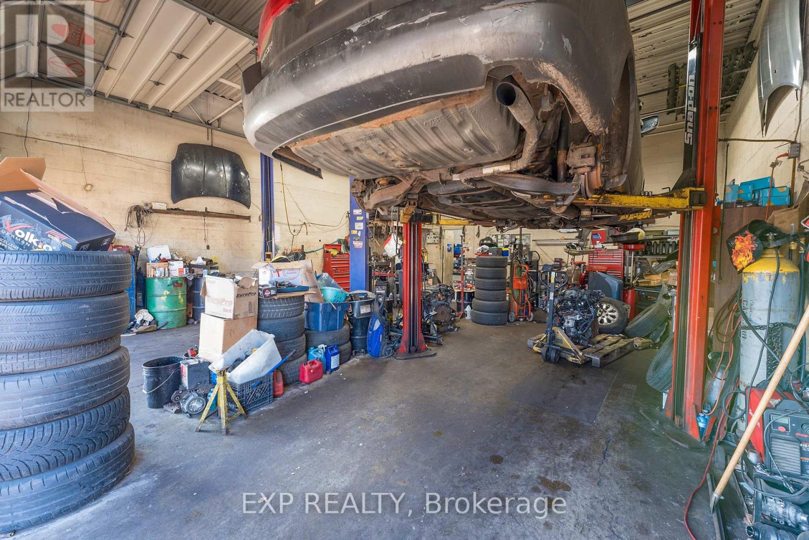 12 Lepage Court, Toronto, Ontario  M3J 1Z9 - Photo 15 - W12582692