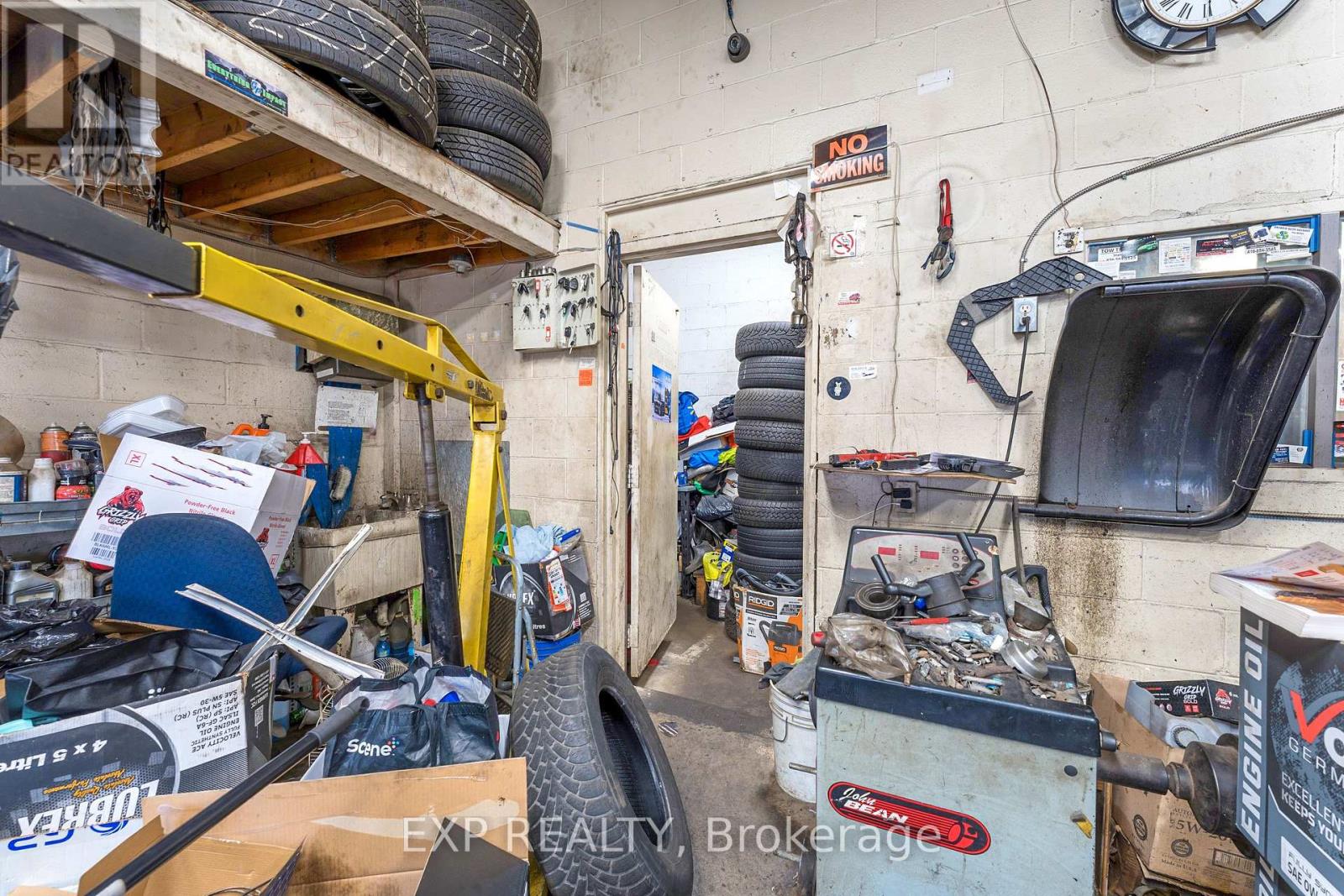 12 Lepage Court, Toronto, Ontario  M3J 1Z9 - Photo 17 - W12582692