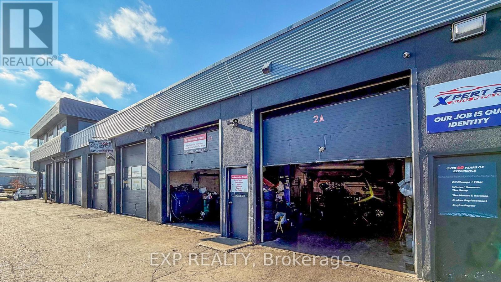 12 Lepage Court, Toronto, Ontario  M3J 1Z9 - Photo 3 - W12582692