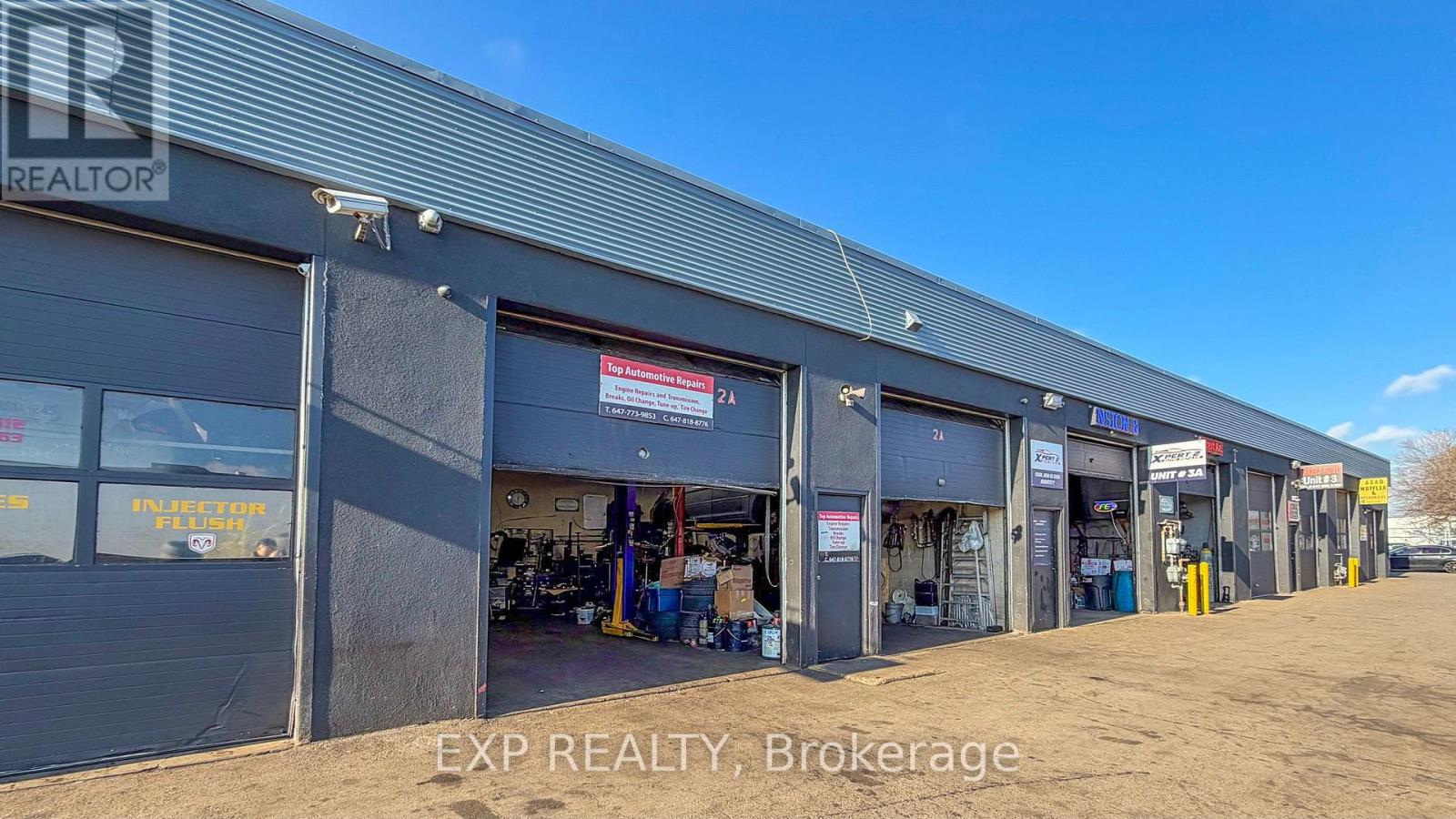 12 Lepage Court, Toronto, Ontario  M3J 1Z9 - Photo 4 - W12582692