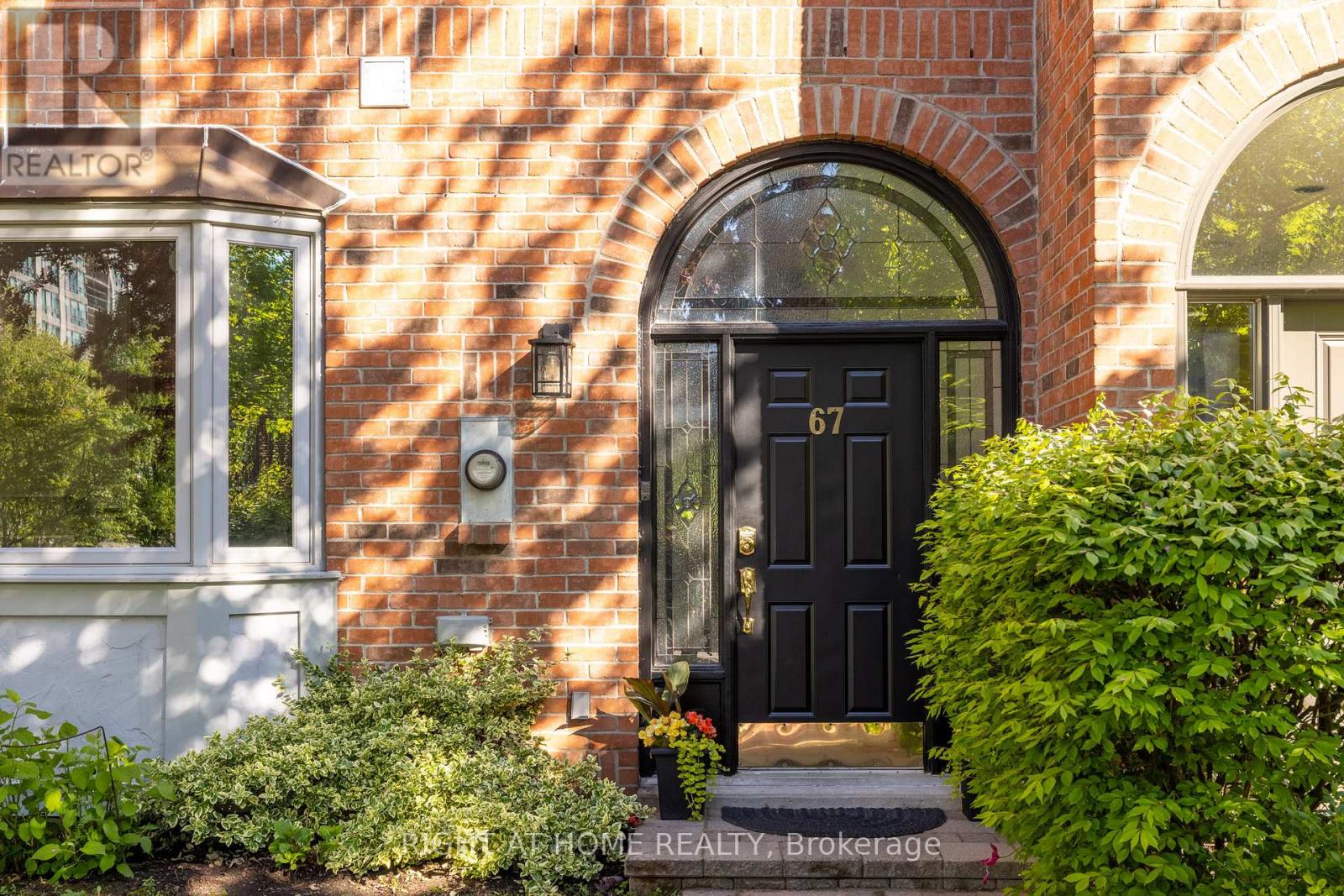 67 Windhaven Place, Oakville, Ontario  L6L 6L1 - Photo 1 - W12582724