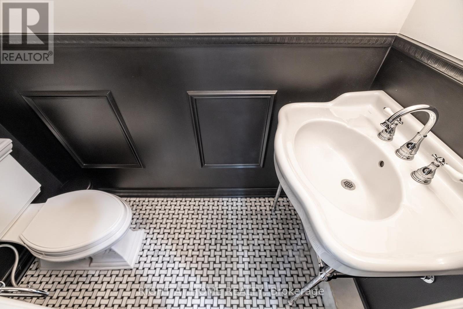 67 Windhaven Place, Oakville, Ontario  L6L 6L1 - Photo 10 - W12582724