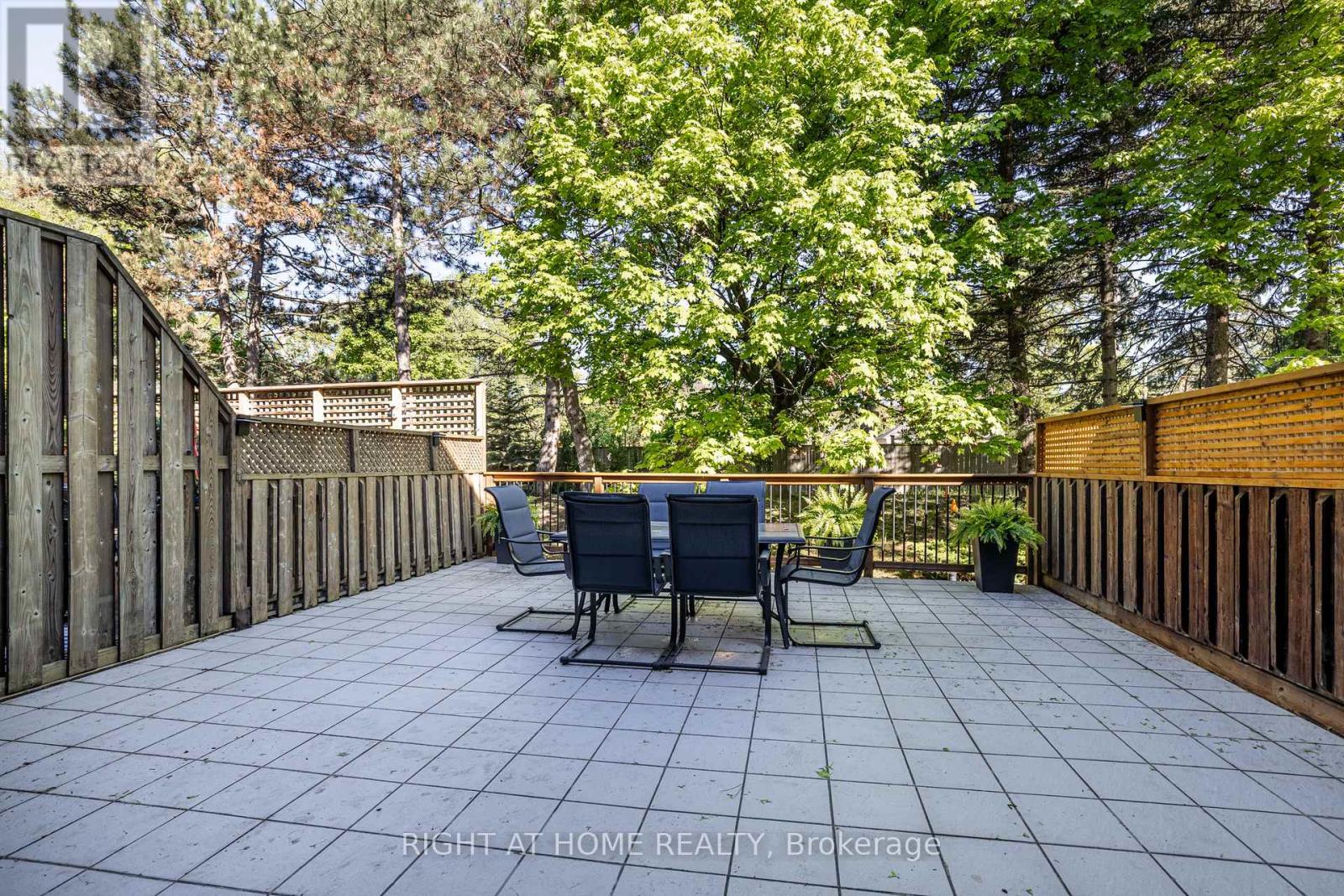 67 Windhaven Place, Oakville, Ontario  L6L 6L1 - Photo 11 - W12582724