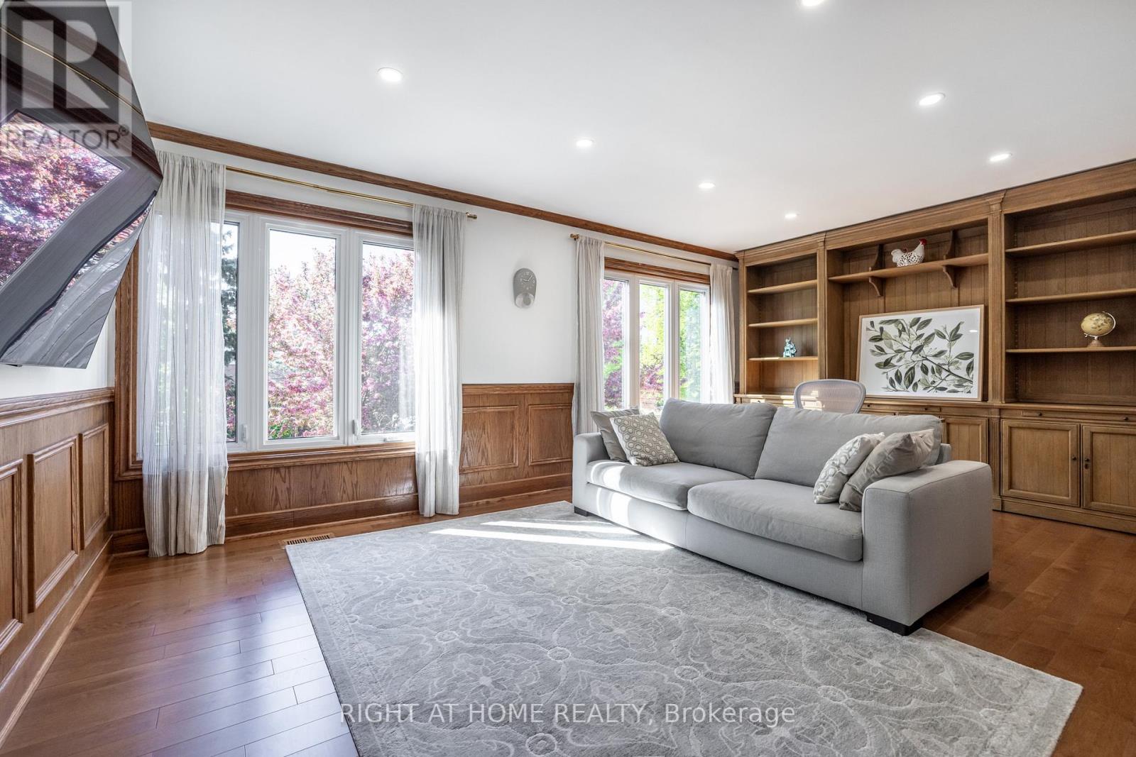 67 Windhaven Place, Oakville, Ontario  L6L 6L1 - Photo 16 - W12582724