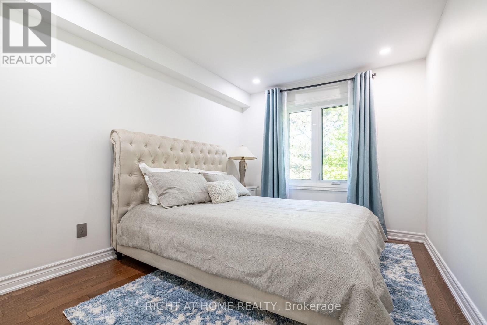 67 Windhaven Place, Oakville, Ontario  L6L 6L1 - Photo 17 - W12582724