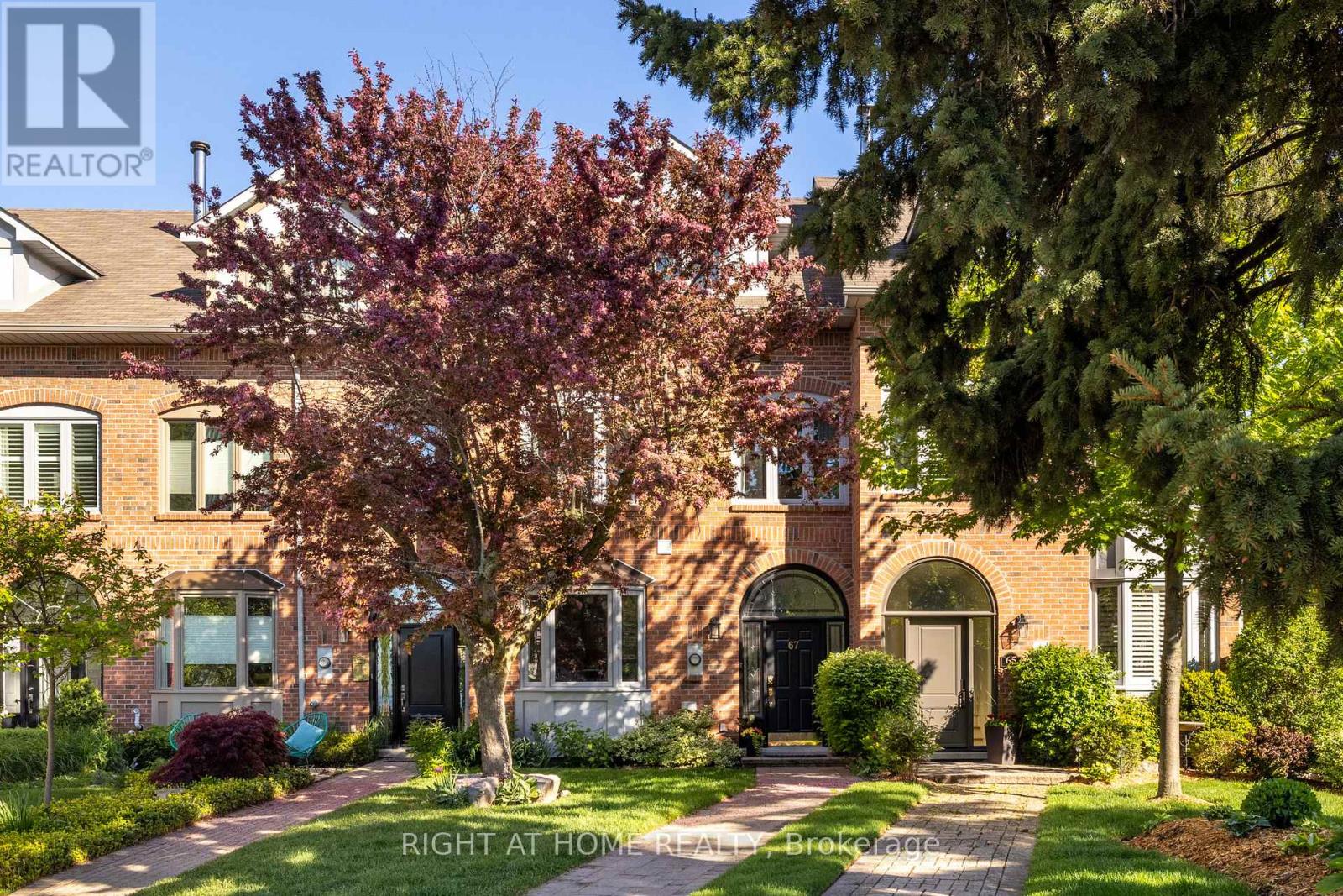 67 Windhaven Place, Oakville, Ontario  L6L 6L1 - Photo 2 - W12582724