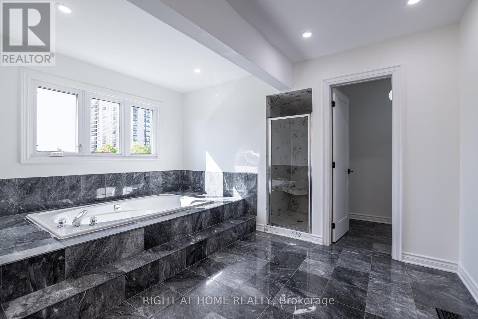 67 Windhaven Place, Oakville, Ontario  L6L 6L1 - Photo 27 - W12582724