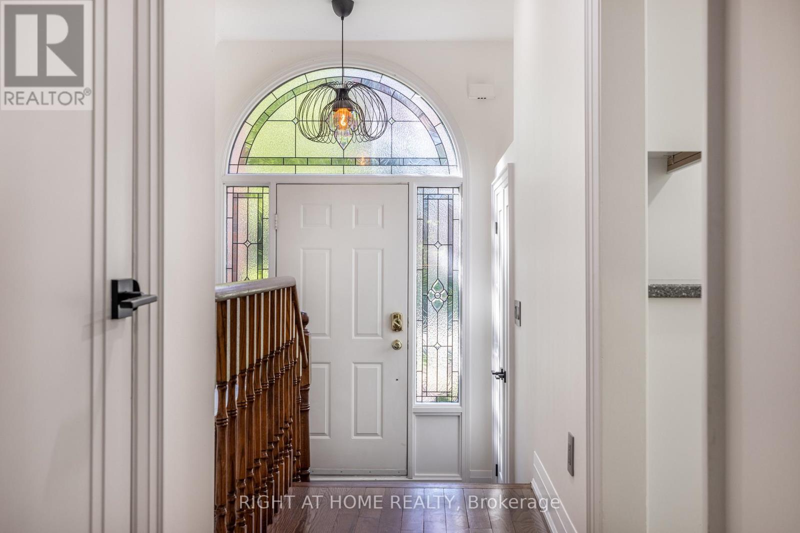 67 Windhaven Place, Oakville, Ontario  L6L 6L1 - Photo 3 - W12582724