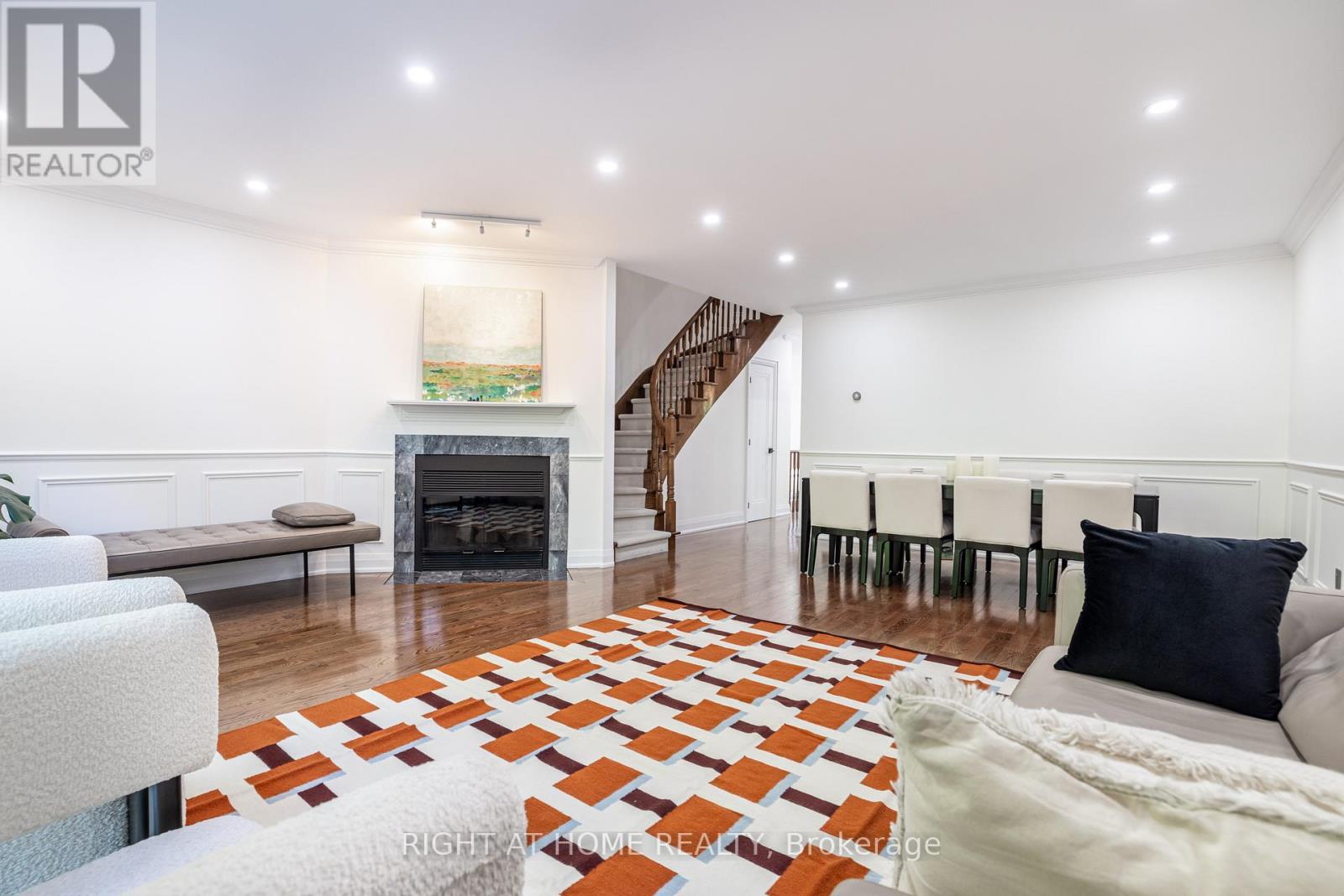 67 Windhaven Place, Oakville, Ontario  L6L 6L1 - Photo 8 - W12582724