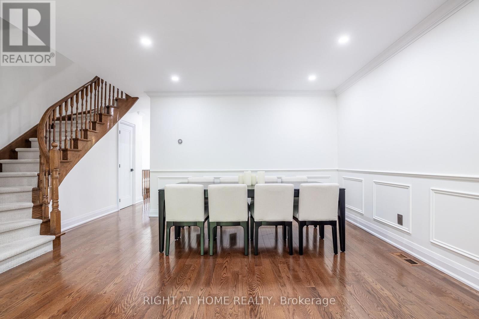 67 Windhaven Place, Oakville, Ontario  L6L 6L1 - Photo 9 - W12582724