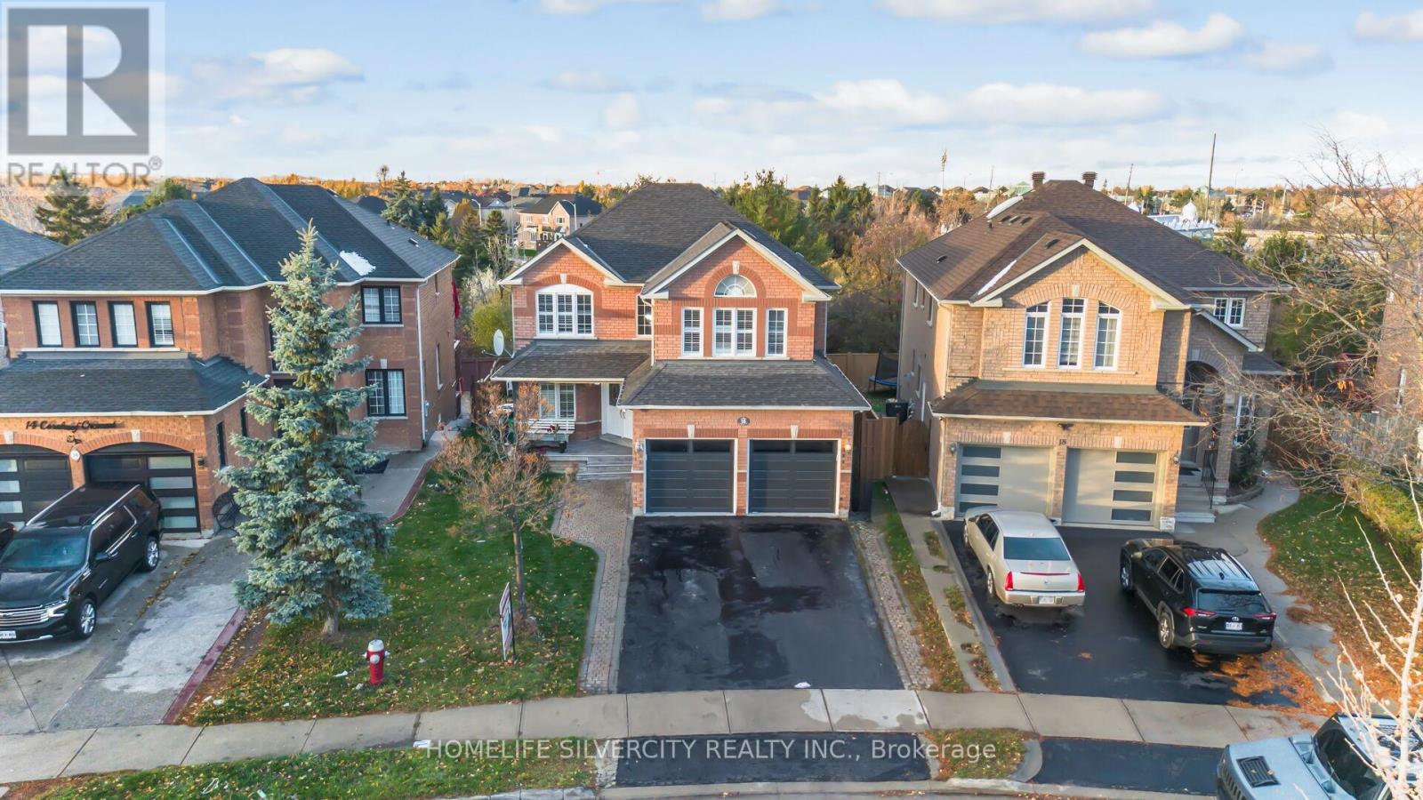 16 Coralreef Crescent, Brampton, Ontario  L6R 2H5 - Photo 1 - W12582728