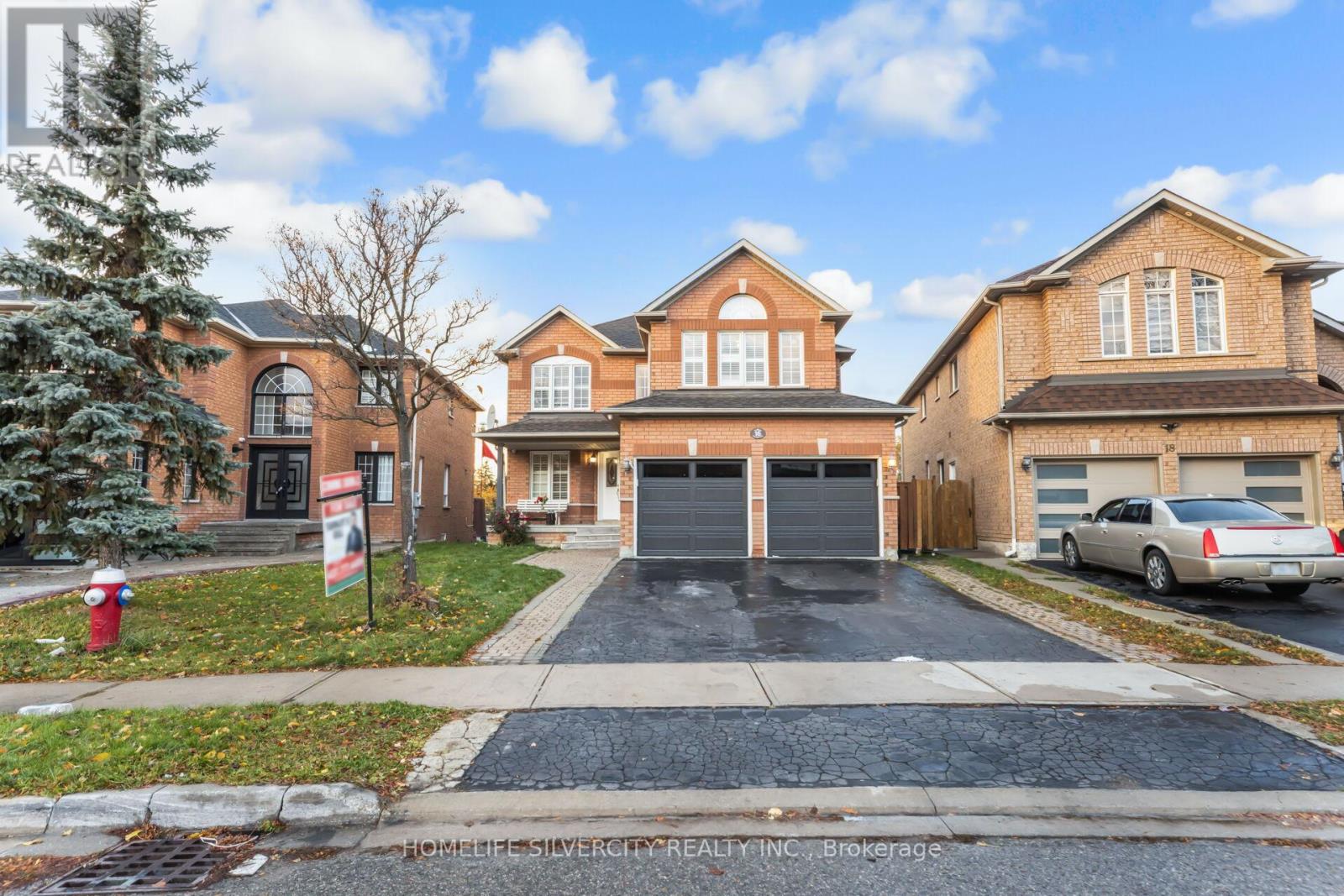 16 Coralreef Crescent, Brampton, Ontario  L6R 2H5 - Photo 3 - W12582728
