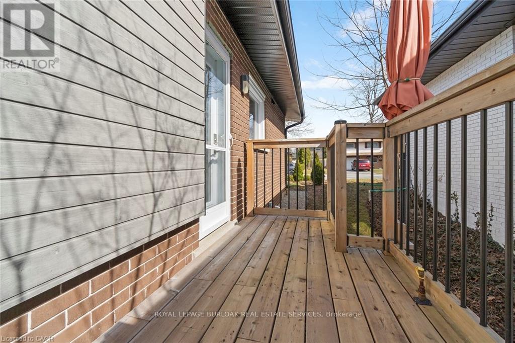 1420 Moss Glen Road, Burlington, Ontario  L7P 2B9 - Photo 18 - W12582776