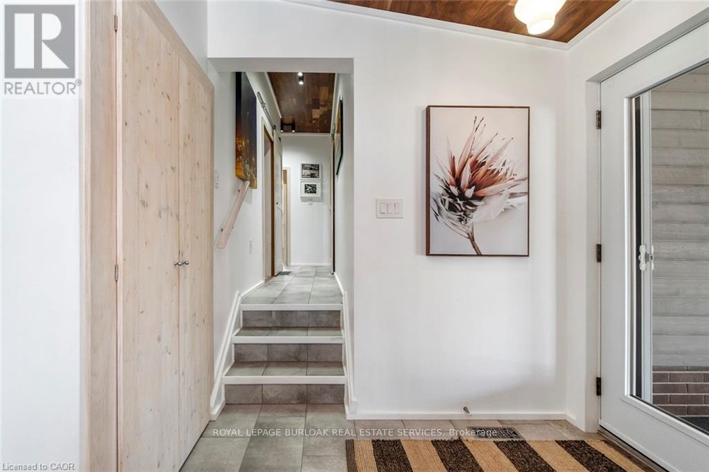 1420 Moss Glen Road, Burlington, Ontario  L7P 2B9 - Photo 19 - W12582776