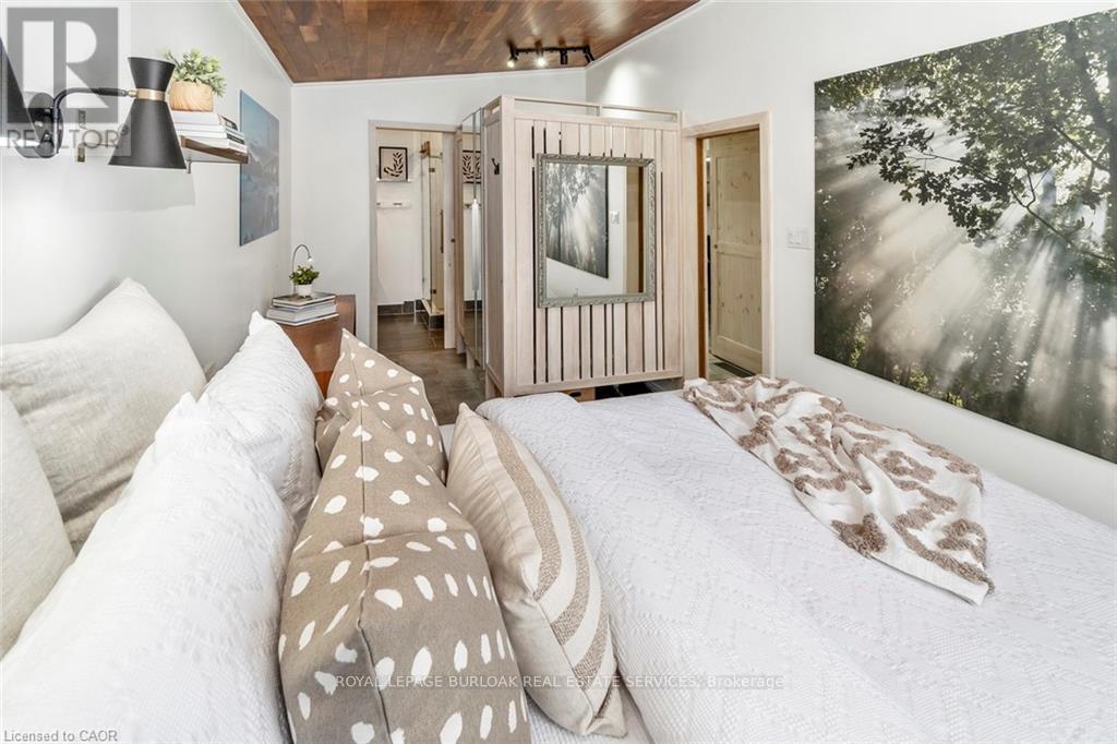 1420 Moss Glen Road, Burlington, Ontario  L7P 2B9 - Photo 21 - W12582776