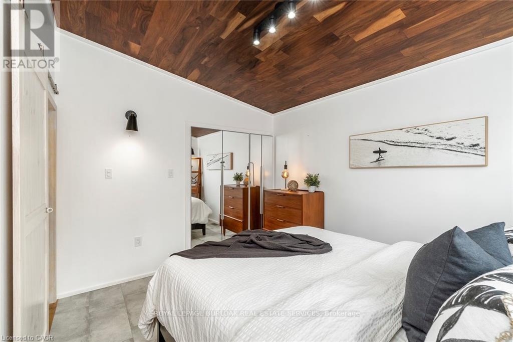 1420 Moss Glen Road, Burlington, Ontario  L7P 2B9 - Photo 28 - W12582776