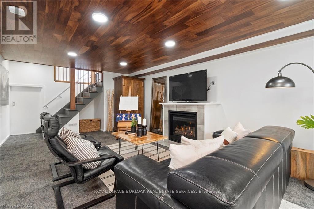 1420 Moss Glen Road, Burlington, Ontario  L7P 2B9 - Photo 33 - W12582776