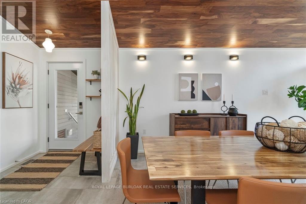 1420 Moss Glen Road, Burlington, Ontario  L7P 2B9 - Photo 8 - W12582776