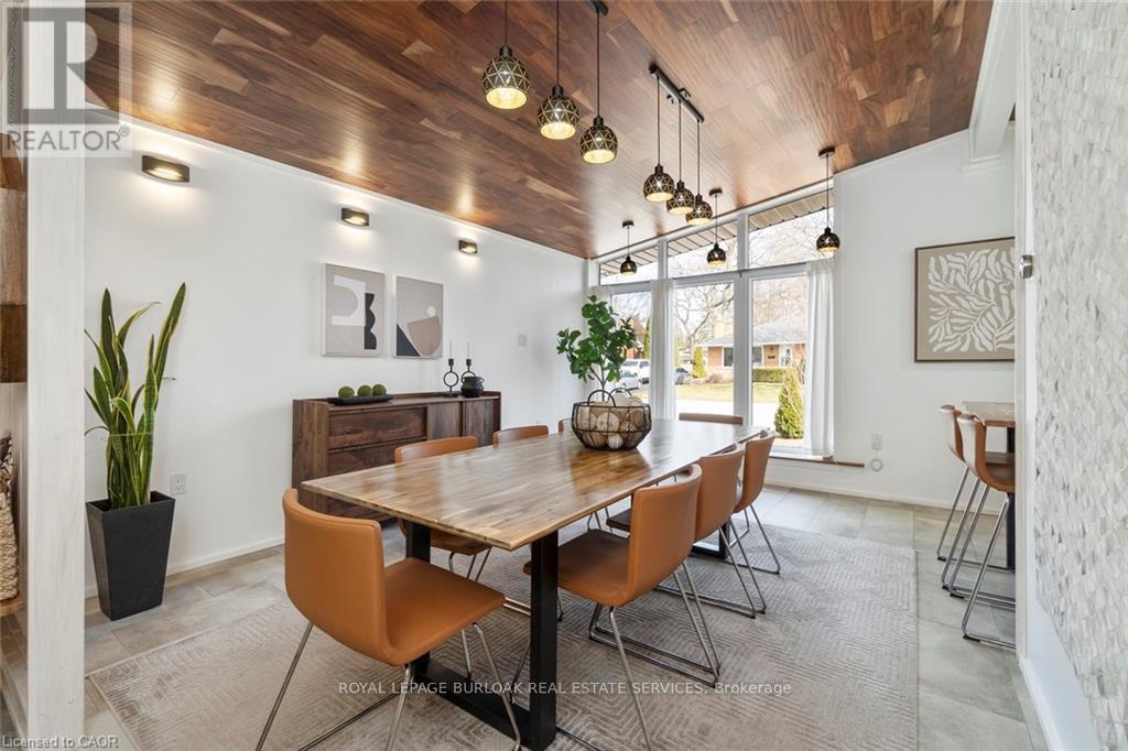 1420 Moss Glen Road, Burlington, Ontario  L7P 2B9 - Photo 9 - W12582776