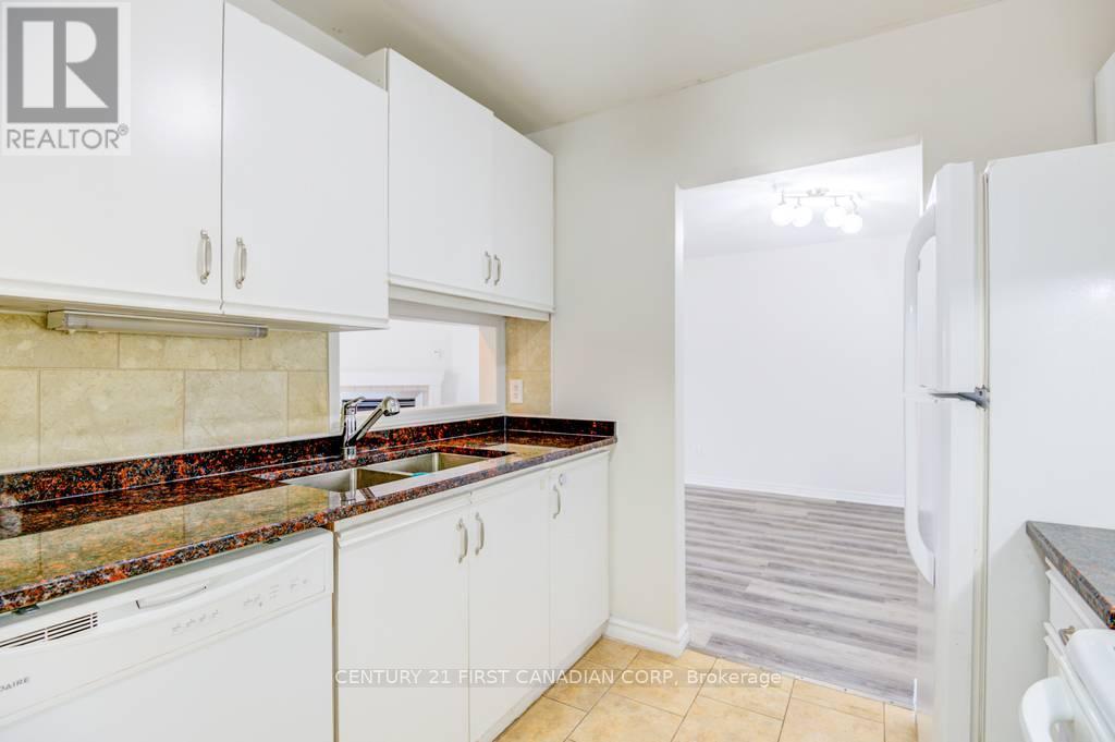 117 - 148 Conway Drive, London South, Ontario  N6E 3N4 - Photo 5 - X12582788