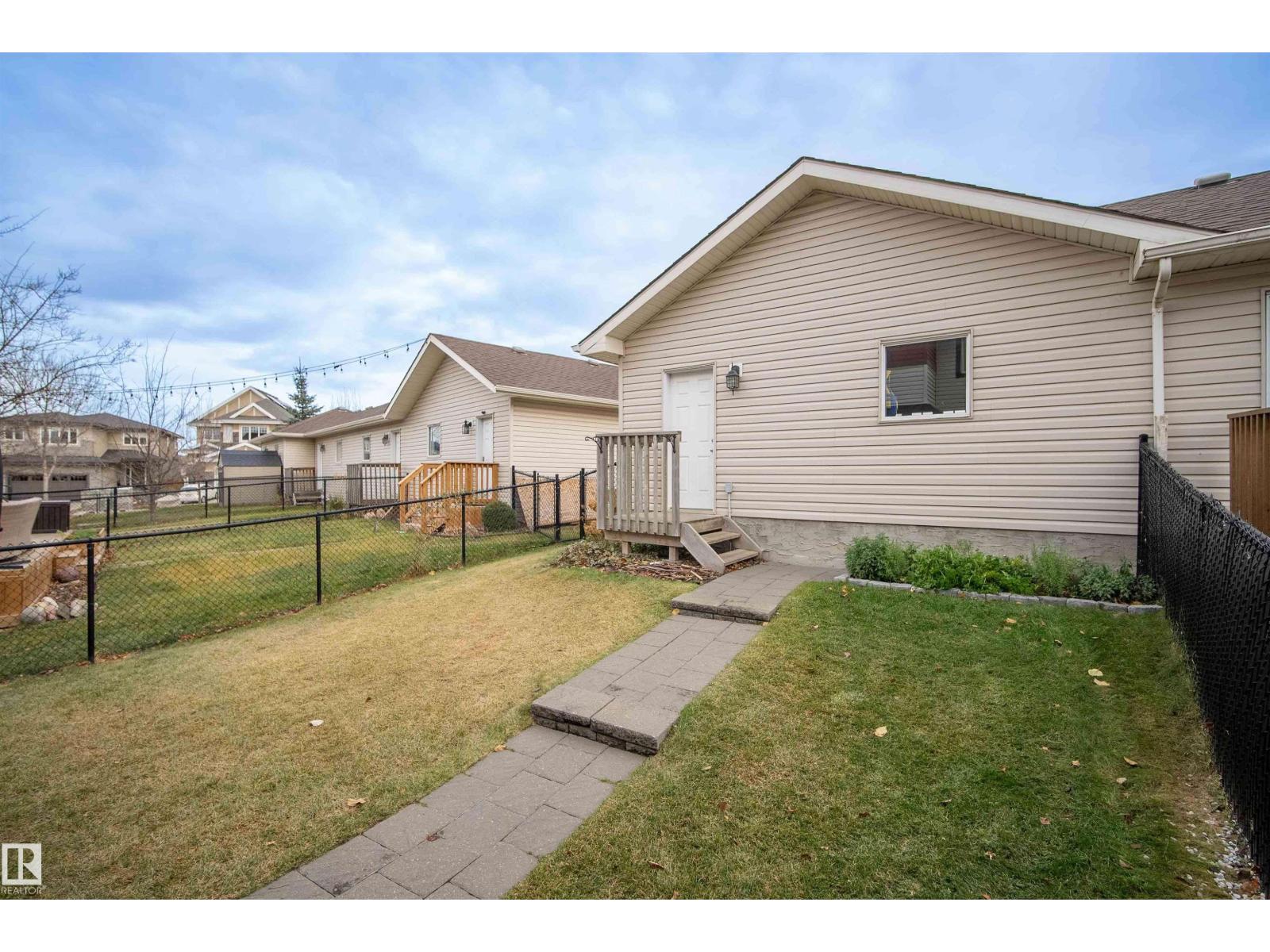 2063 Trumpeter Wy Nw, Edmonton, Alberta  T5S 0E7 - Photo 12 - E4466881