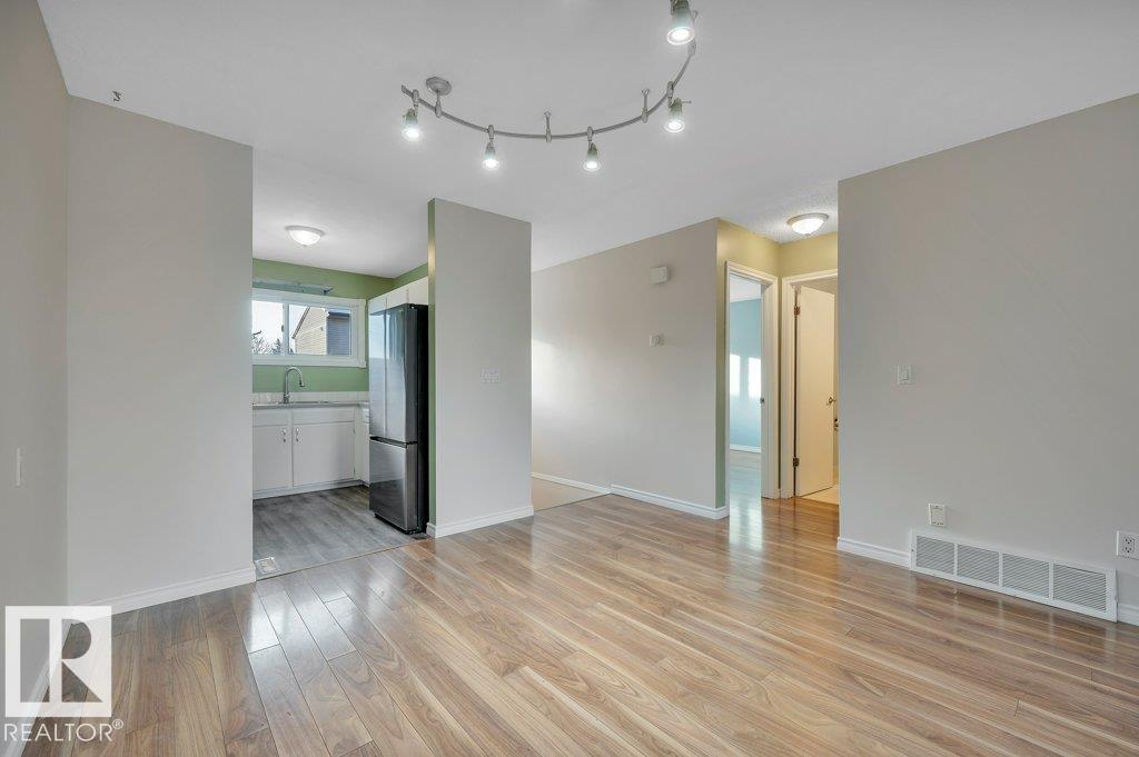 1795 Lakewood Rd S Nw, Edmonton, Alberta  T6K 3B8 - Photo 5 - E4466883