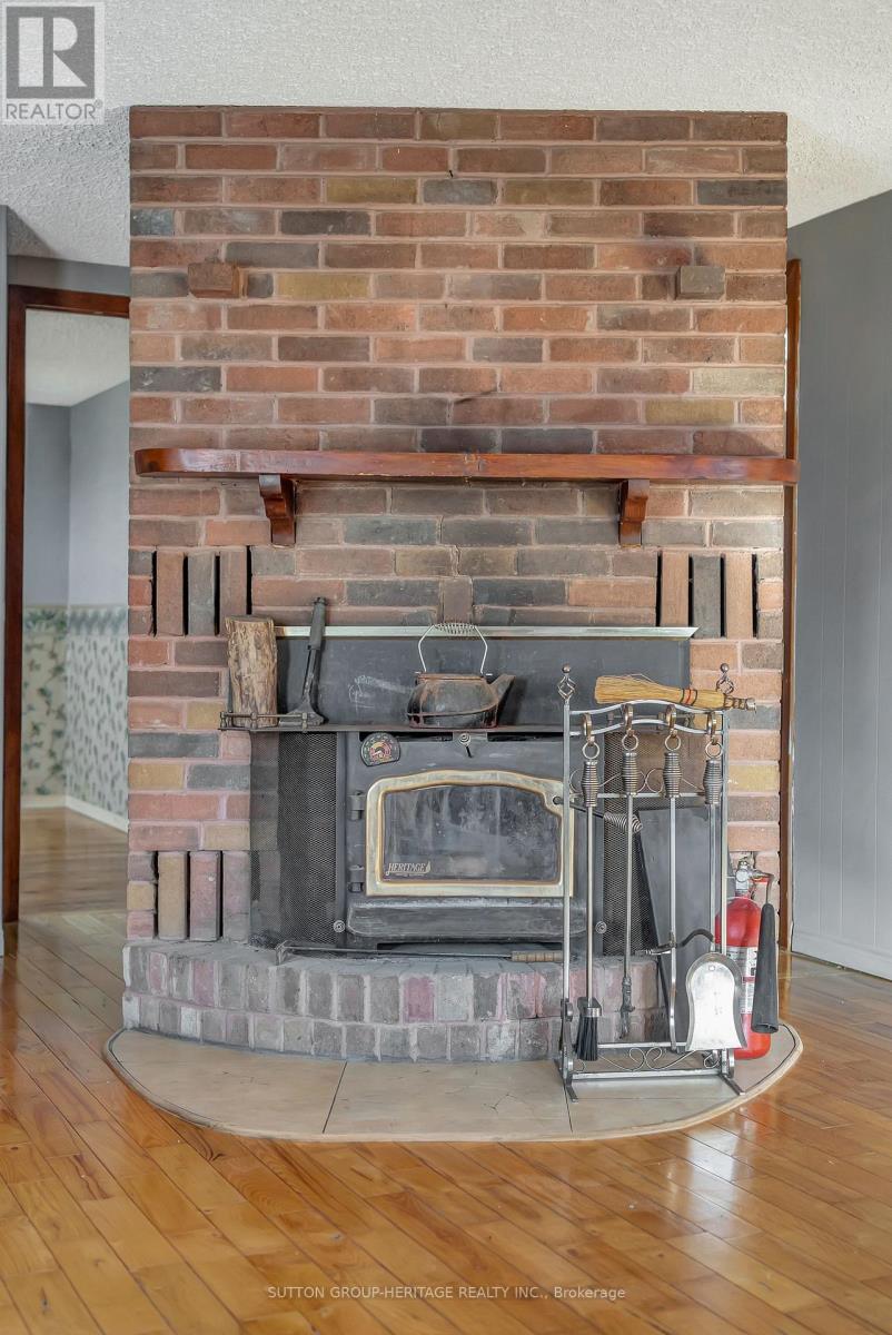 2020 Sturgeon Road, Kawartha Lakes, Ontario  K0M 1L0 - Photo 12 - X12582664