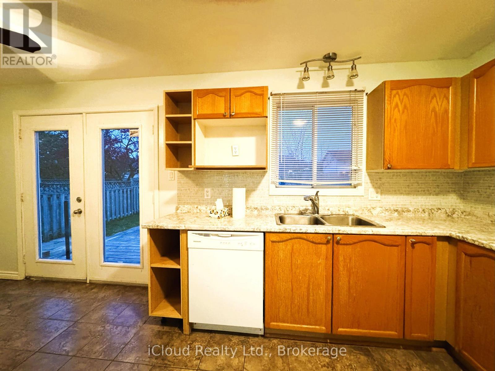 20 Daybreak Drive, London East, Ontario  N5V 4V7 - Photo 11 - X12582704