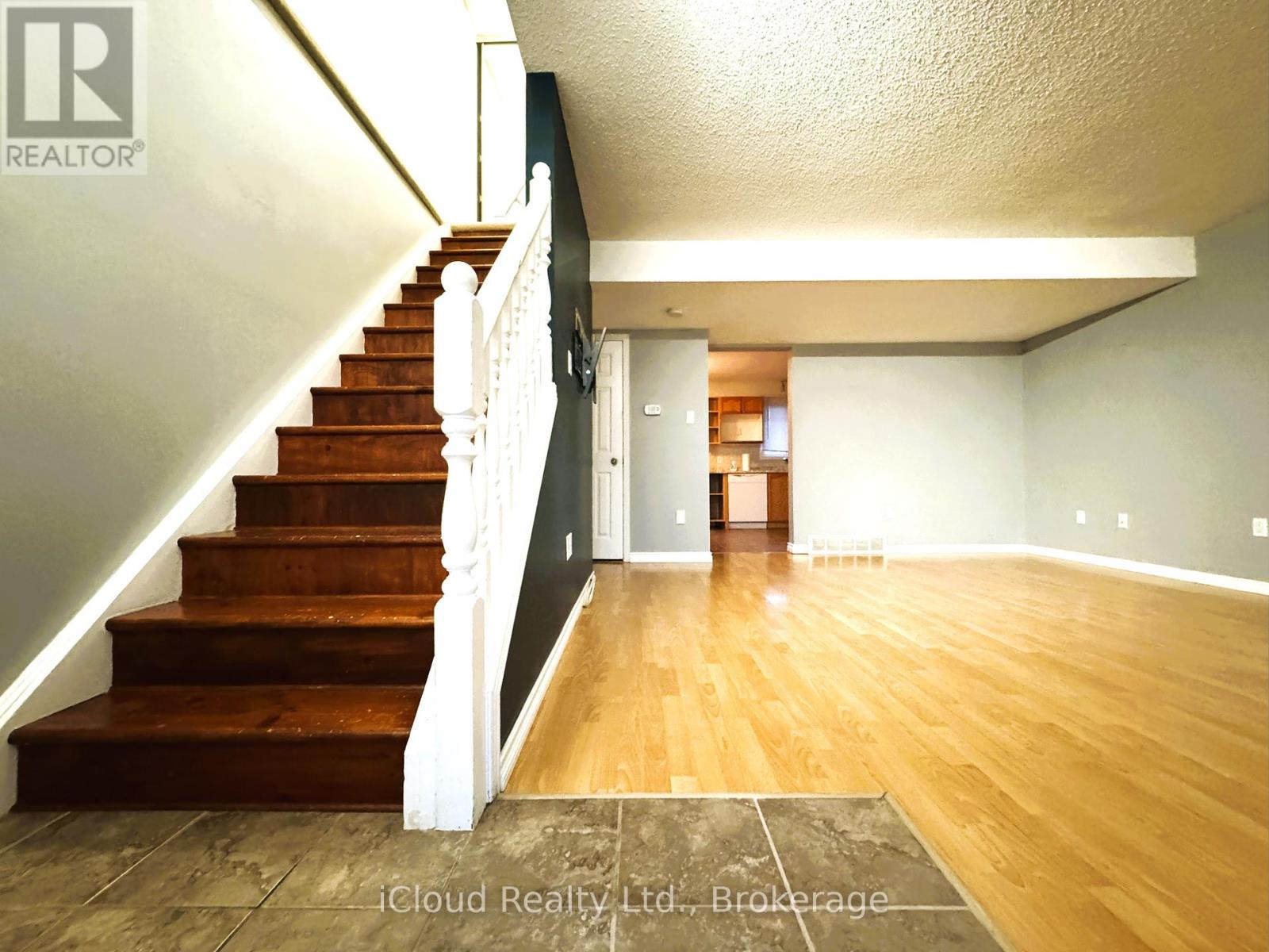 20 Daybreak Drive, London East, Ontario  N5V 4V7 - Photo 6 - X12582704